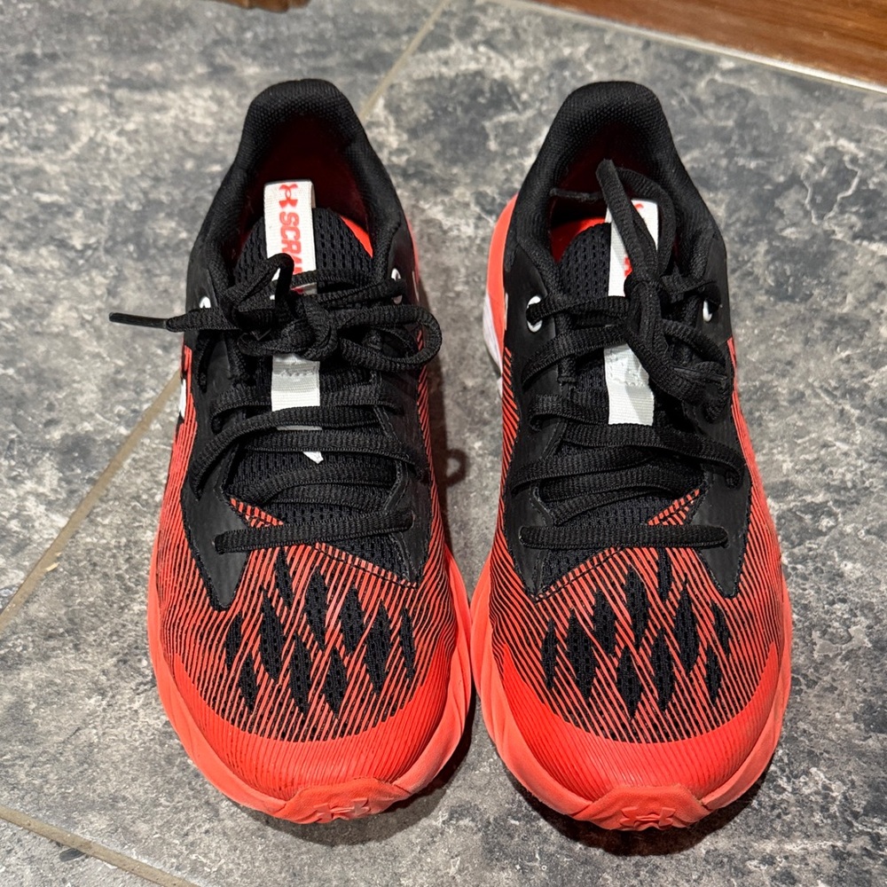 Like new!! Under Armour Kids Black and Red Athletic Shoes - Picture 4 of 6